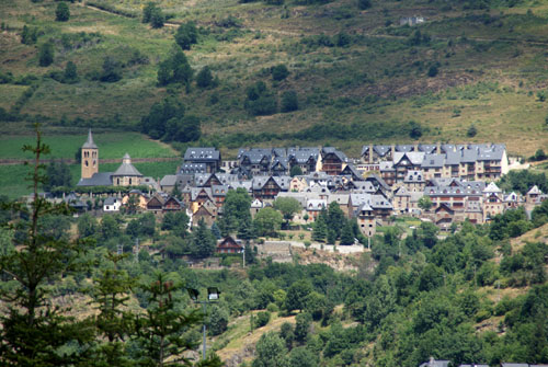 Aran08 004 A tocar de Viella