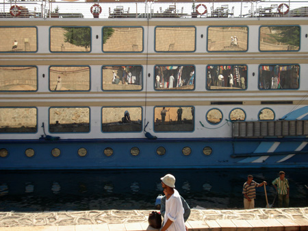 Nil 40 Contrast a Luxor