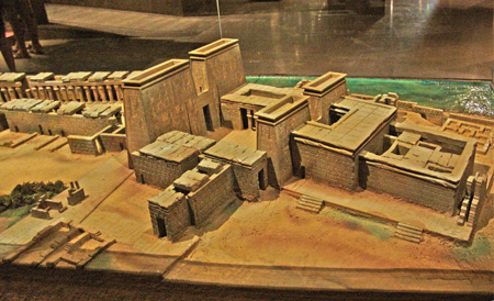 Alt Egipte 05 Maqueta del temple Filé