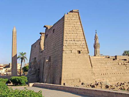 Alt Egipte 68 Luxor pilona d'entrada