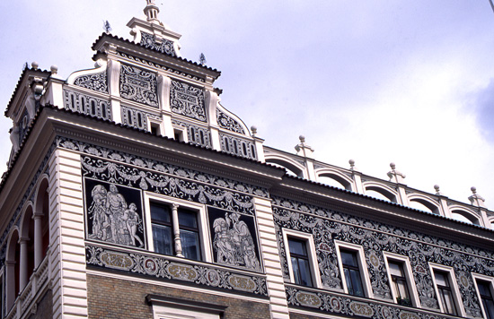 PRAGA 009 Esgrafiats