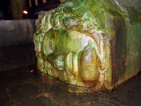 Istambul 25 Yerebatan Sarayi la Cisterna